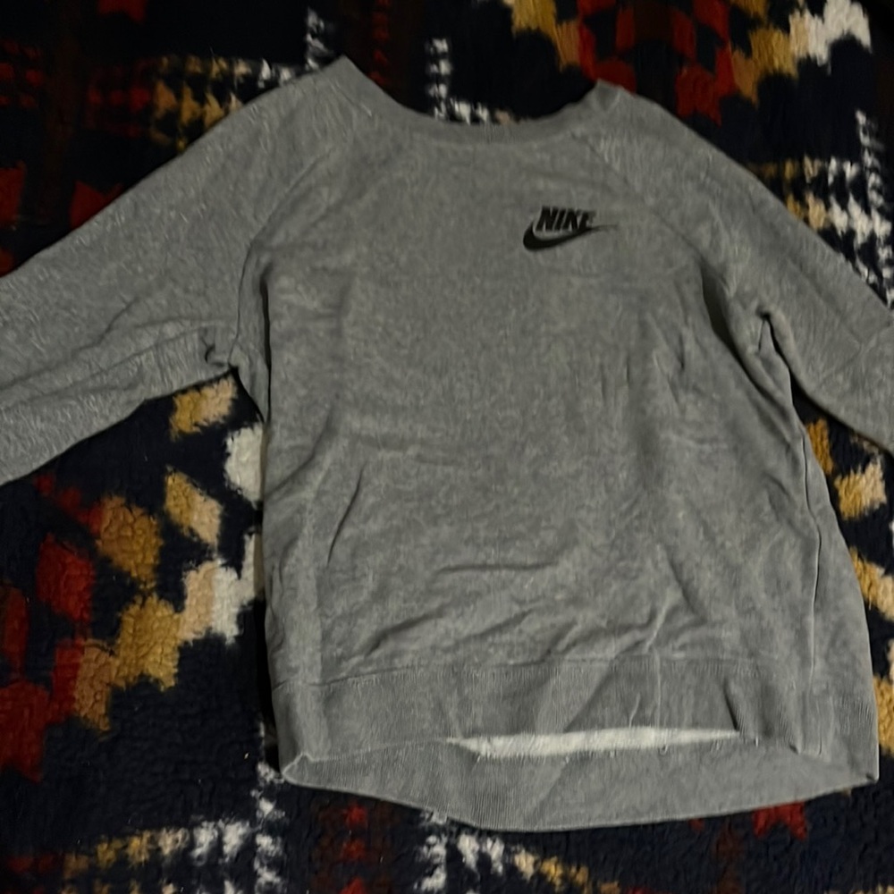 Small grey Nike crewneck